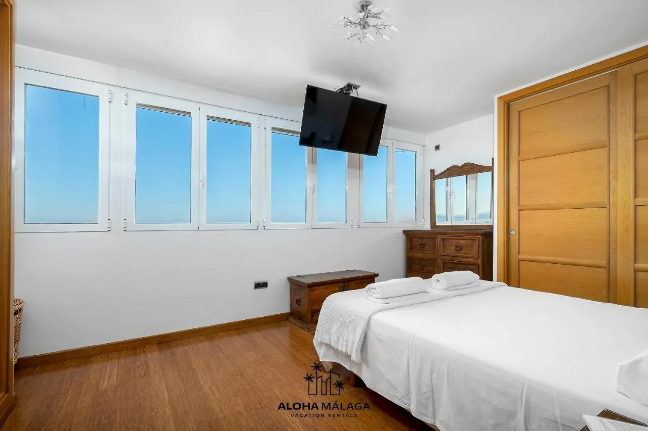 Apartment Lucila Beachfront Pedregalejo By Alohamalaga Spain
